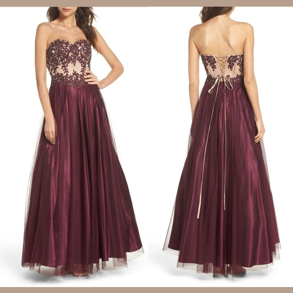 Blondie Nites Dresses & Skirts - NWT Blondie Nites Strapless Applique Ballgown‎ [ SZ 5 ]